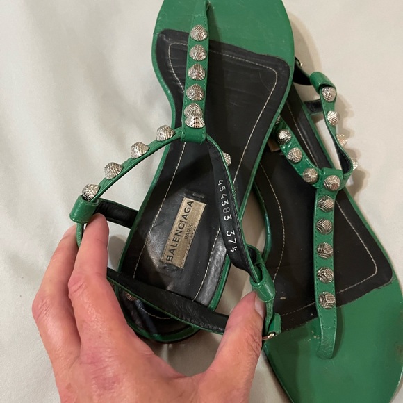 Balenciaga green leather studded sandals - Picture 3 of 5